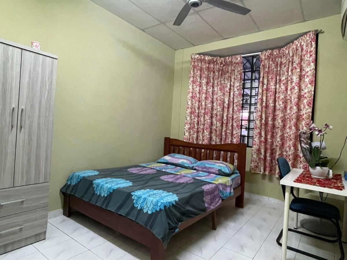 Homestaymuslim Di Телук-Интан Экстерьер фото